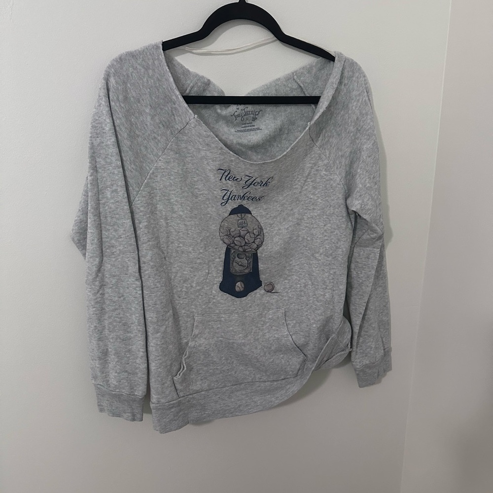 New York Yankees Gumball Slouchy Light Gray Fleece Sweatshirt, SZ Large